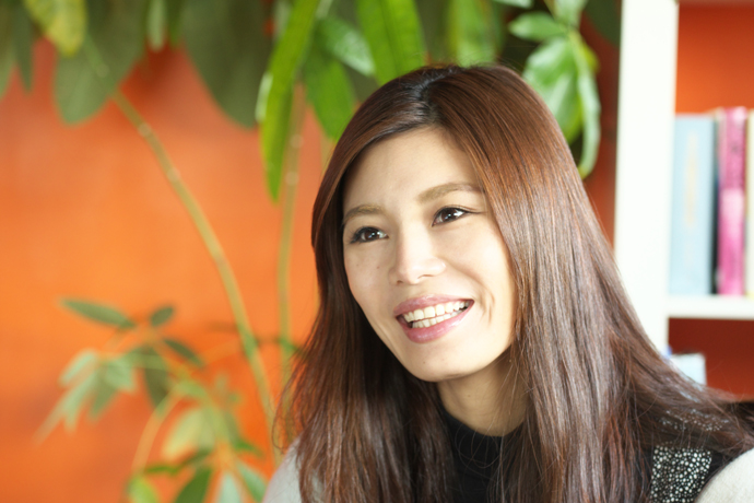 島袋聖南 すっぴん肌 こそが愛の証 テラハで実った恋が今も続くワケ 脱毛情報webマガジン Kenasiii ケナシー