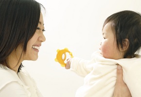 私が毛深いのは遺伝のせい 体毛の濃さは実は隔世遺伝する 脱毛情報webマガジン Kenasiii ケナシー